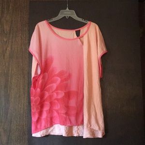 Pretty T-shirt blouse